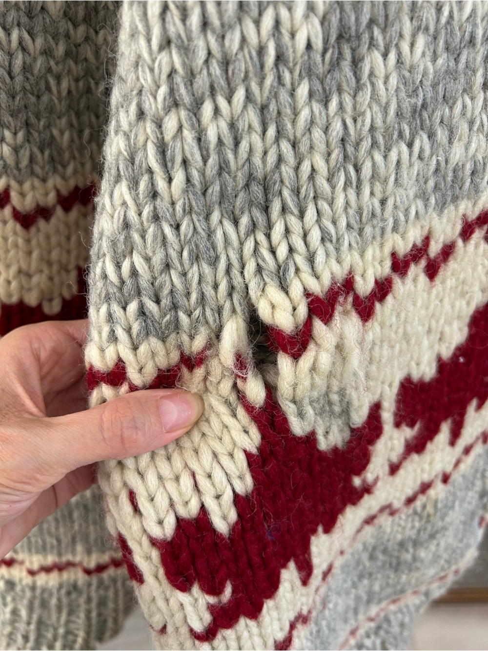 Vintage Handmade Knitted 100% Wool Chunky Zip-Up Canada Leaf Nordic Knit Sweater - Picture 12 of 14